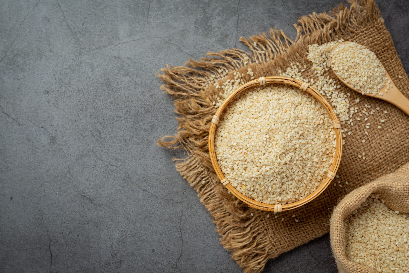 White sesame seeds